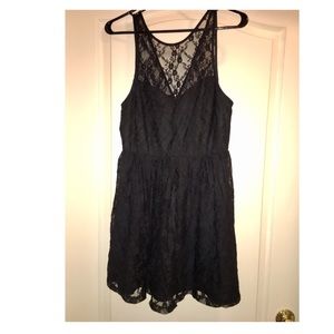 Beautiful little black dress. Never worn. Size 6/8
